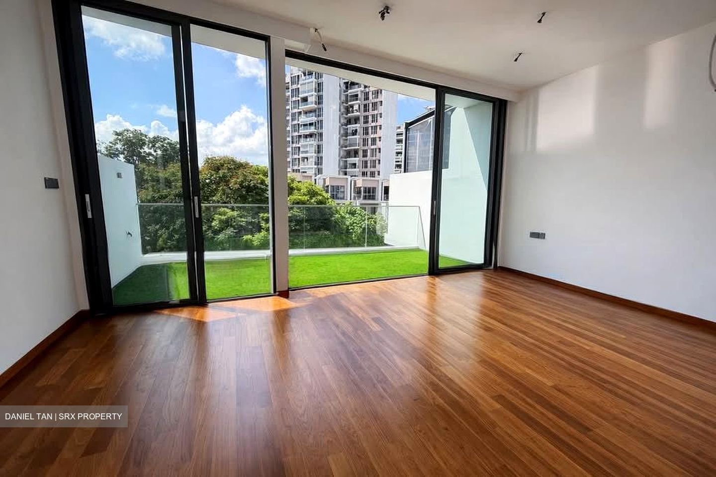 Florence Ville (D19), Terrace #574140151